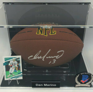 DAN MARINO</br>Football Showcase (Miami Dolphins)</br>signierter Football, NFL Super Grip