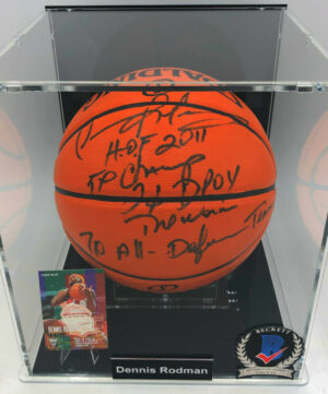 DENNIS RODMAN</br>Basketball Showcase (Chicago Bulls)</br>signierter Basketball, Full Cover Inscription