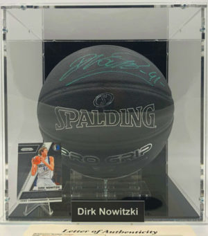 DIRK NOWITZKI</br>Basketball Showcase (Dallas Mavericks)</br>signed basketball, Pro Grip