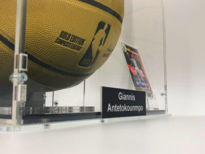 GIANNIS ANTETOKOUNMPO</br>Basketball Showcase (Milwaukee Bucks)</br>signierter Basketball, Gold Edition – Bild 8