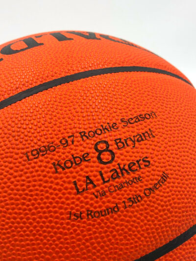 KOBE BRYANT</br>Basketball Showcase (Los Angeles Lakers)</br>signierter Basketball, Rookie Honor Edition – Bild 10