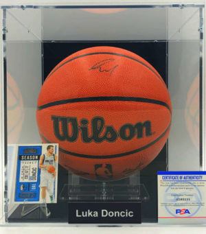 LUKA DONCIC</br>Basketball Showcase (Dallas Mavericks)</br>signed basketball, Wilson Authentic