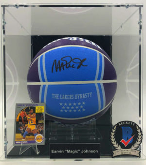 MAGIC JOHNSON</br>Basketball Showcase (Los Angeles Lakers)</br>basketball signé, Lakers City Edition
