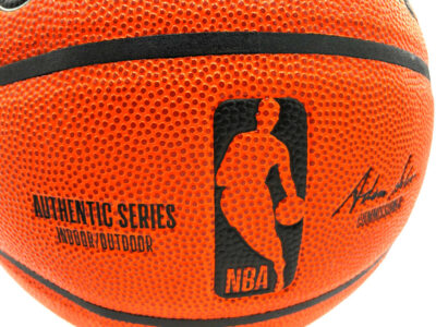 EARVIN “MAGIC” JOHNSON</br>Basketball Showcase (Los Angeles Lakers)</br>signierter Basketball, Authentic Series – Bild 9