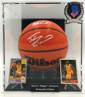 MAGIC JOHNSON & SHAQUILLE O’NEAL</br>Basketball Showcase (Los Angeles Lakers)</br>basket signé, Wilson Authentic