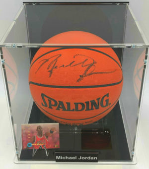 MICHAEL JORDAN</br>Basketball Showcase (Chicago Bulls)</br>basketball signé, Official Game Ball