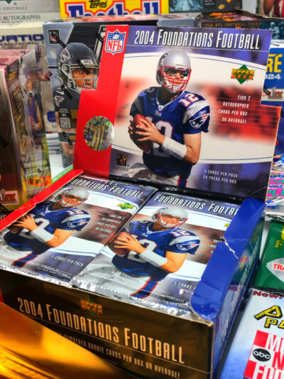 NFL Trading Cards Pocket Pack </br> "Gold Edition 2024-25"</br>(5 unopened packs) - Image 5