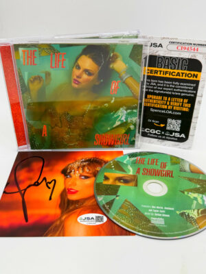 TAYLOR SWIFT album autografato</br> The Life of a Showgirl