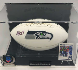 KENNETH WALKER III Football Showcase (Seattle Seahawks) signé football américain,</br>Logo Football