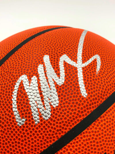 VICTOR WEMBANYAMA</br>Basketball Showcase (San Antonio Spurs)</br>signierter Basketball, Wilson Authentic – Bild 2